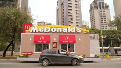 Acción de Marketing de McDonald's: Drive-Thruck